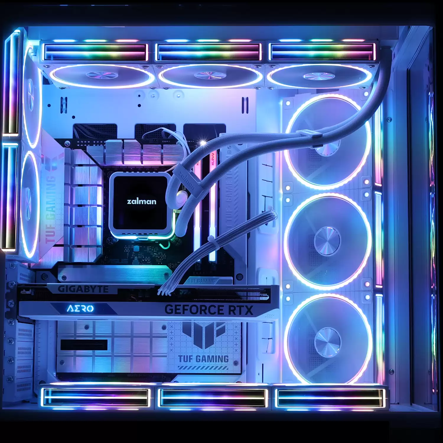 zalman 思民推出双滚珠轴承 ARGB 风扇 ZM-DF120，支持触点串接