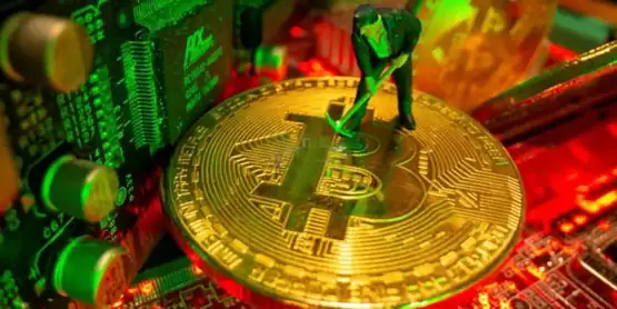 比特币崩跌冲击半数矿机濒临关机价！BTC现货ETF投资者血亏13亿美元