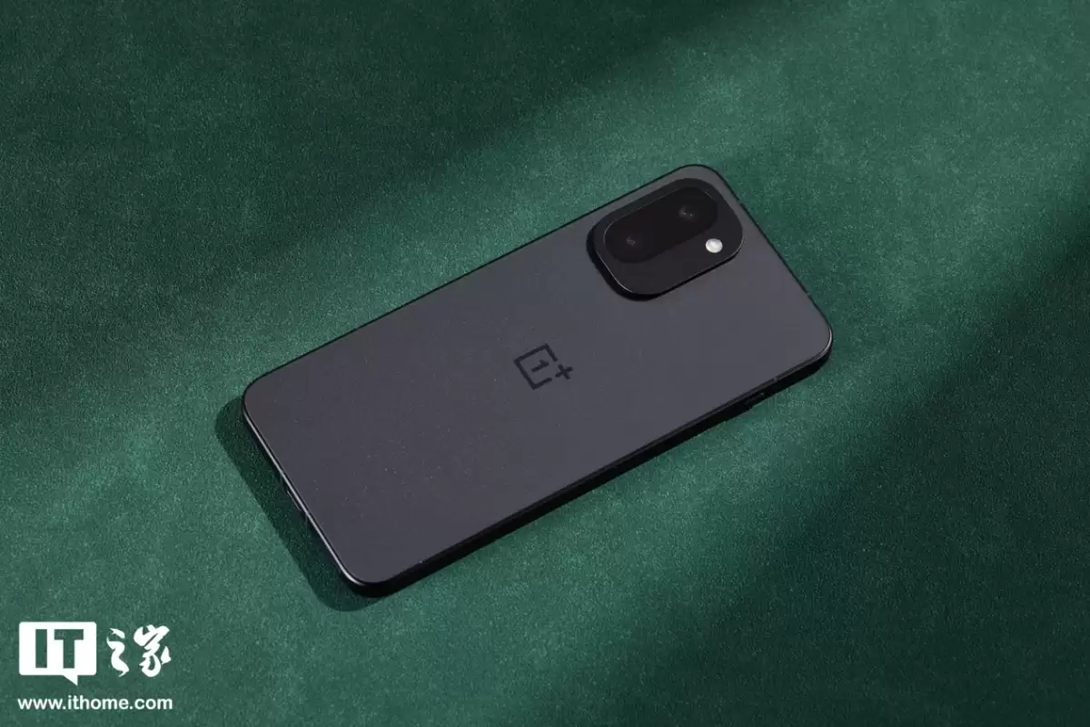 首发搭载高通第五代骁龙 8，一加 Ace 6T 手机 12 月 3 日发布