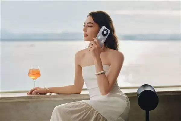 华为Mate 80系列火出圈:多位明星到店体验 当场下单