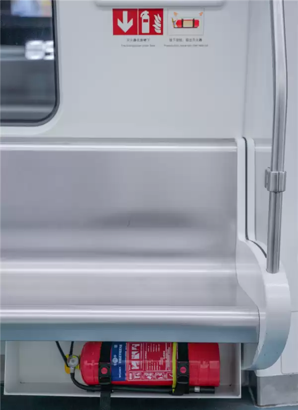 不止飞机 长沙坐地铁也要查充电宝3C认证了