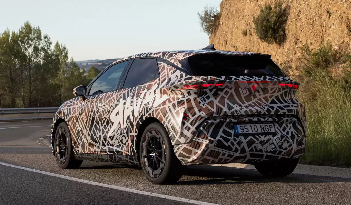 大众Polo“火辣版”：Cupra Raval高性能纯电小车官方预告，最高233马力