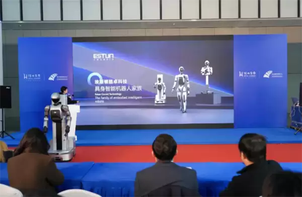 埃斯顿酷卓发布柔性智能机器人“磐石C05-L”:身高支持动态调节