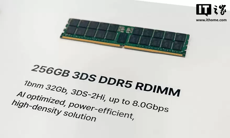 全球首款:SK海力士展示12层堆叠HBM4内存