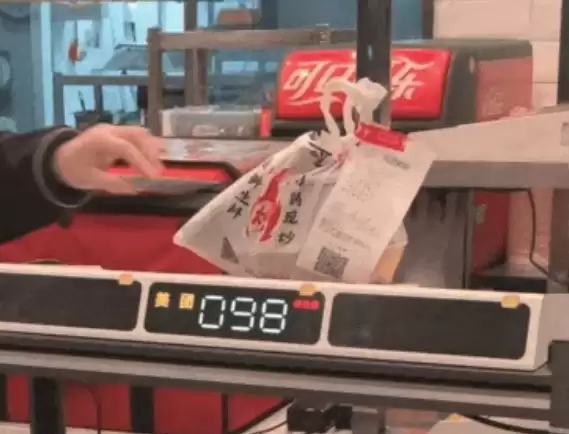 美团推出智能外卖出餐格:再也不怕骑手取错餐!兼容饿了么