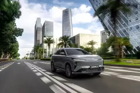 东风风神L8:通勤利器,续航无忧,驾乘新体验