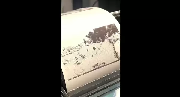 疯狂玩家脑洞大开:用打印机当显示器玩《我的世界》!每秒才0.5帧