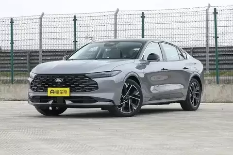 2025款福特蒙迪欧上市：颜值焕新+智能升级，售12.48万起