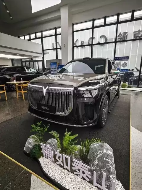 岚图泰山亮相：东方美学与科技融合的国产旗舰驾乘新体验