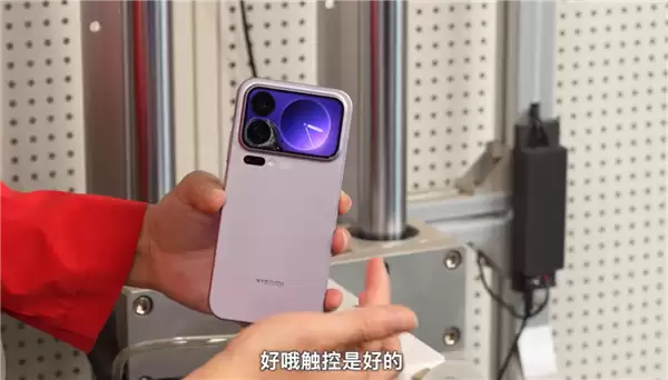华为、苹果、小米三台Pro Max耐摔大对决:小米17 Pro Max屏幕最耐摔