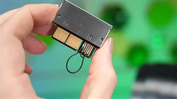 单12V-2×6实现为RTX 5090供电750W！甚至都没敢跑分