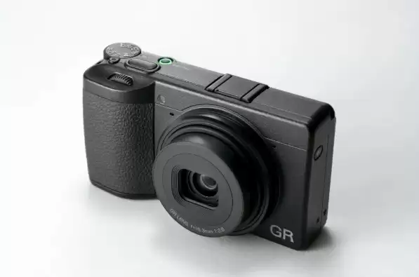 理光 GR IV 相机固件 1.04 版发布，优化充电控制、性能等