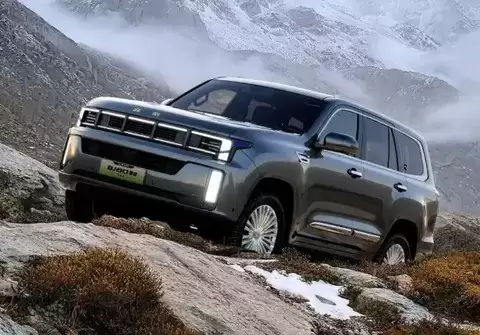 北京越野BJ60增程行政版上市，27.58万起配卫星通信与制氧机