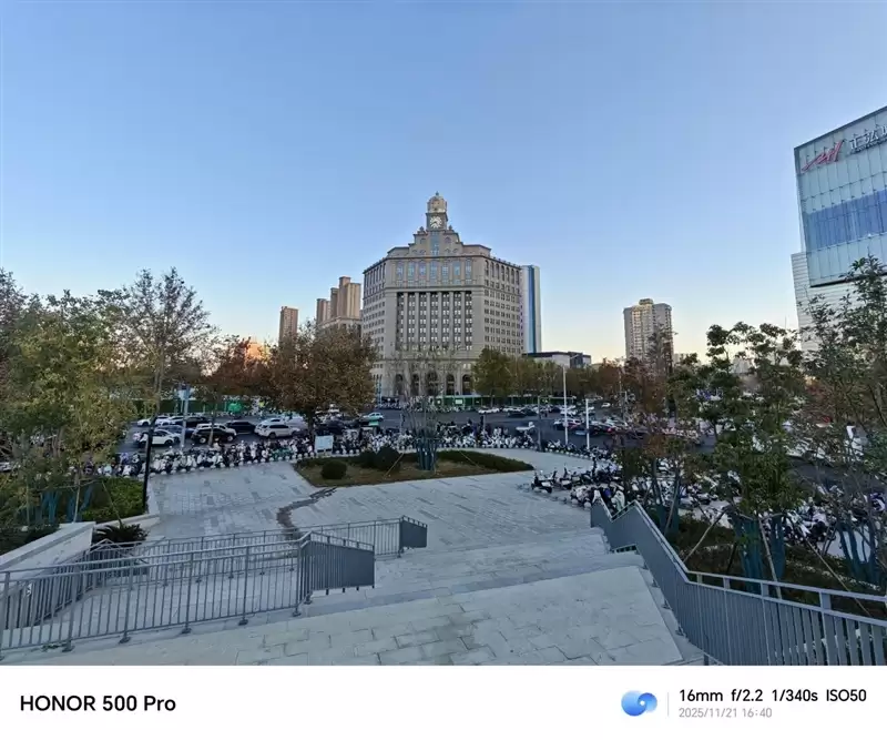 把8000mAh塞进直屏!荣耀500 Pro评测:开卷“全面旗舰”