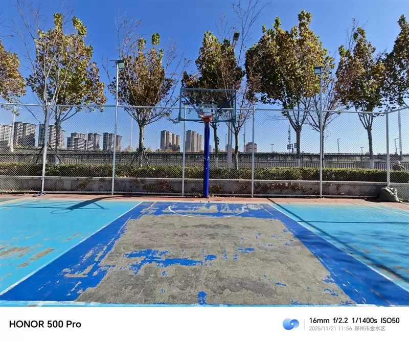 把8000mAh塞进直屏!荣耀500 Pro评测:开卷“全面旗舰”