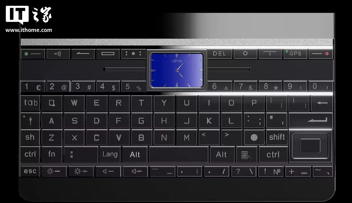 Lotus Diplomat 全键盘手机现身：骁龙 8 Elite 芯片，24GB 内存、1.5TB 存储空间