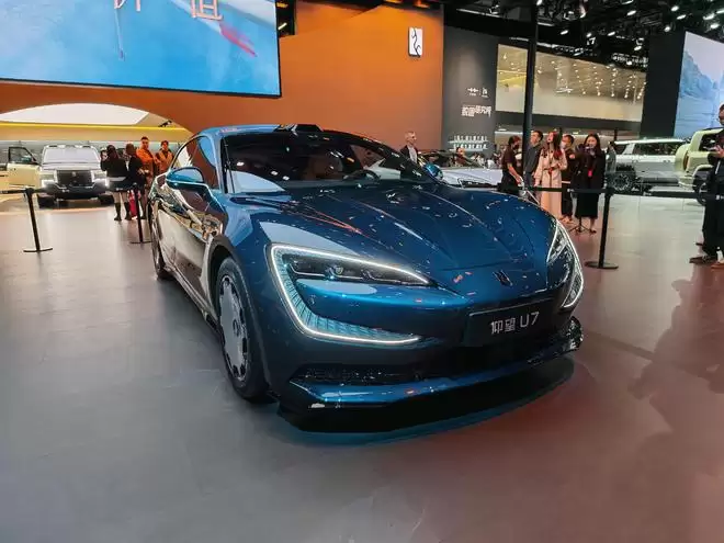 新增星河蓝车色 仰望U7发布新车型配置