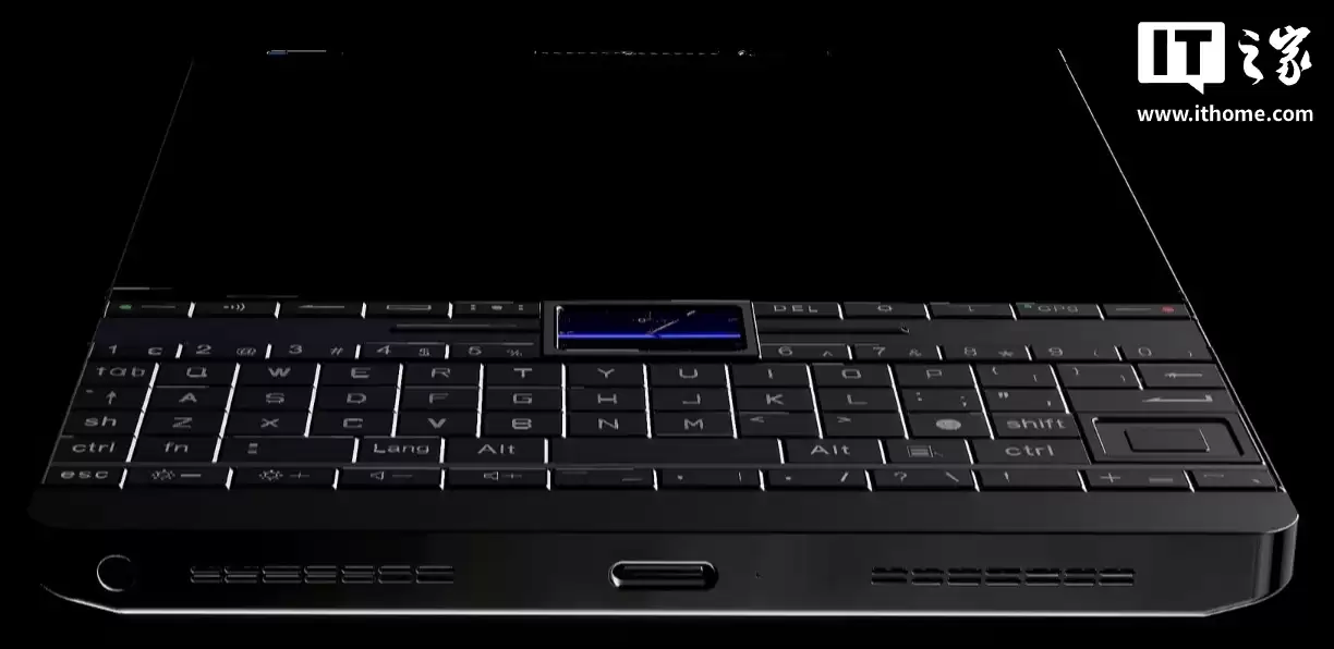 Lotus Diplomat 全键盘手机现身：骁龙 8 Elite 芯片，24GB 内存、1.5TB 存储空间