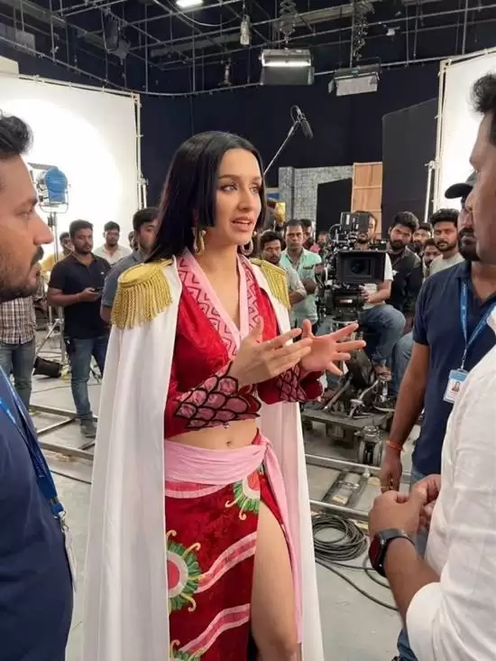 印度性感女星出演真人版海贼王是假的:AI作图