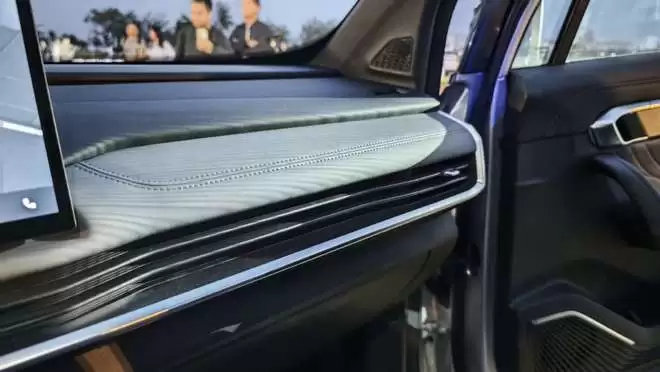 双动力组合+567座布局 第三代豪越L上市xxx万起