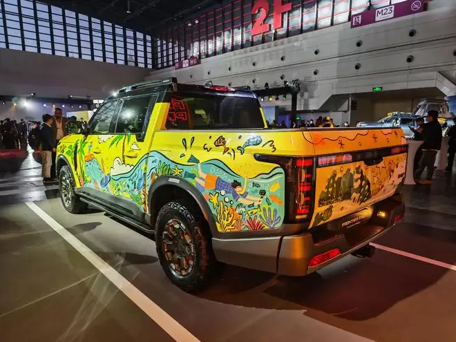 皮卡也能自带按摩大沙发？日产锋坦17.69万起，柴油汽油插混全都有！