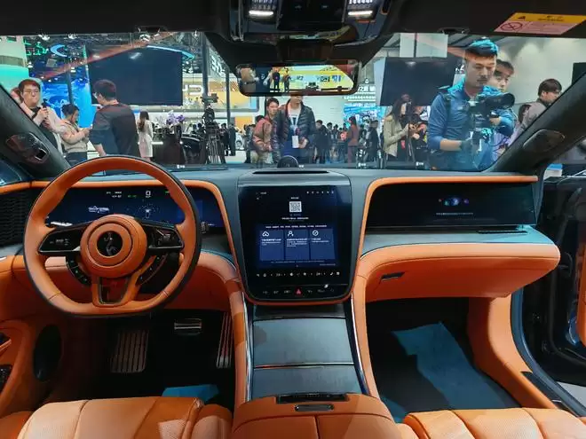 新增星河蓝车色 仰望U7发布新车型配置