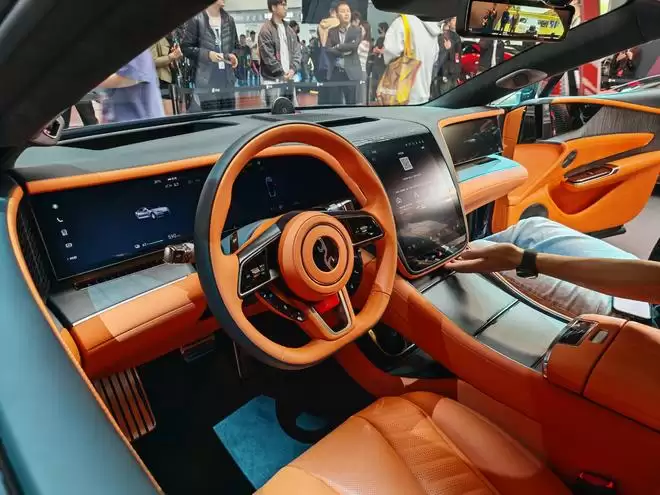 新增星河蓝车色 仰望U7发布新车型配置