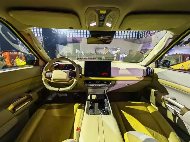 皮卡也能自带按摩大沙发？日产锋坦17.69万起，柴油汽油插混全都有！