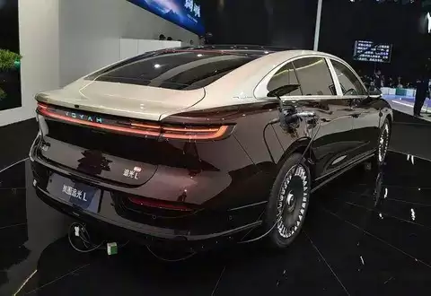 岚图追光L将于12月10日上市,旗舰轿车亮相