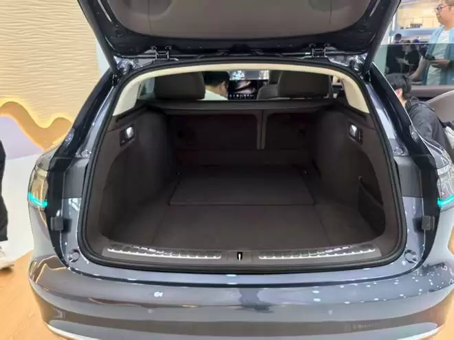 享界S9T豪华旅行车亮相成都9月16日正式上市