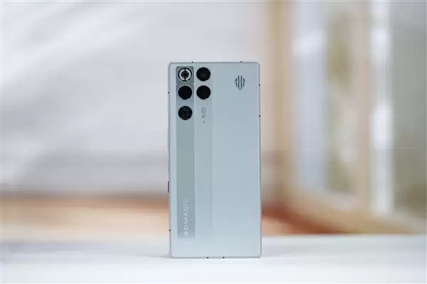 11月安卓性能榜出炉：三款安兔兔破400万分 红魔11 Pro+夺冠