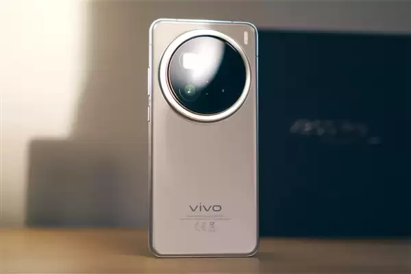 vivo:诋毁性评论置顶是主播误触所致