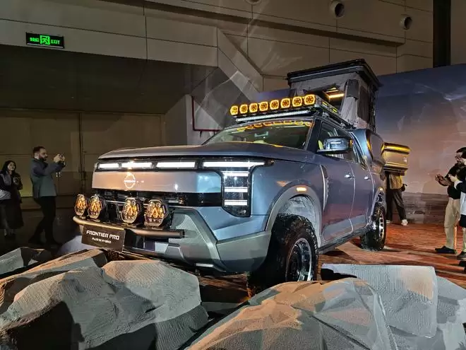 皮卡也能自带按摩大沙发？日产锋坦17.69万起，柴油汽油插混全都有！