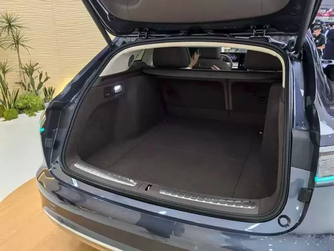 享界S9T豪华旅行车亮相成都9月16日正式上市