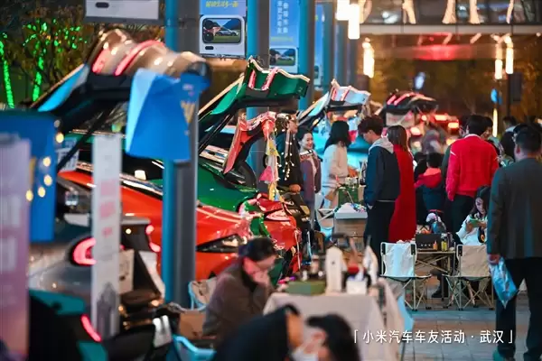 20多位小米车主武汉举办后备箱集市 雷军点赞:生活如此美好 相信都会看到