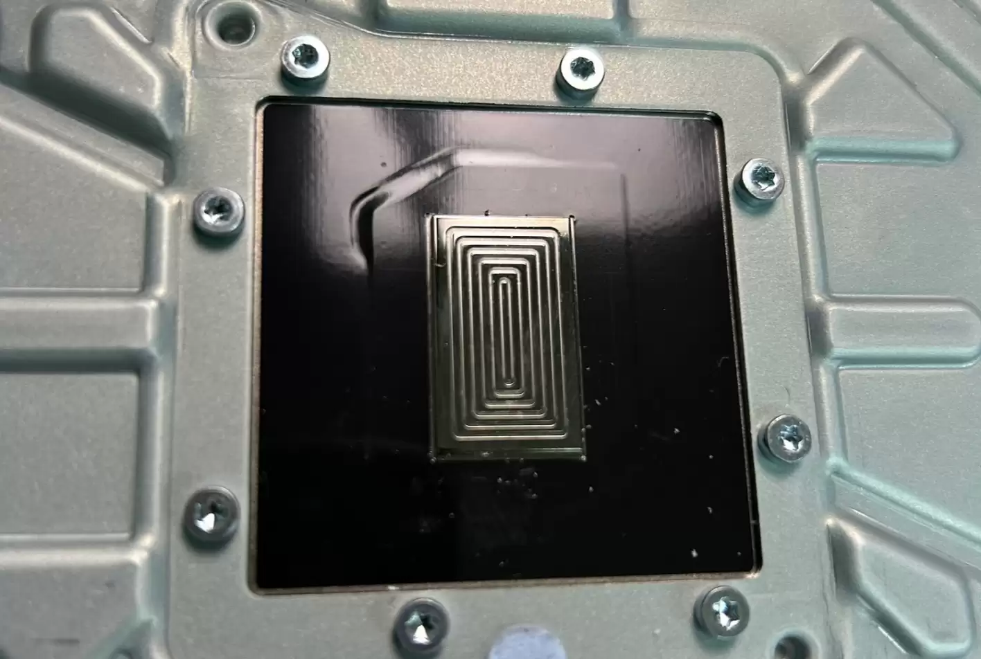 索尼悄然升级 PS5 主机，新设计防液态金属导热材料泄漏同时优化散热