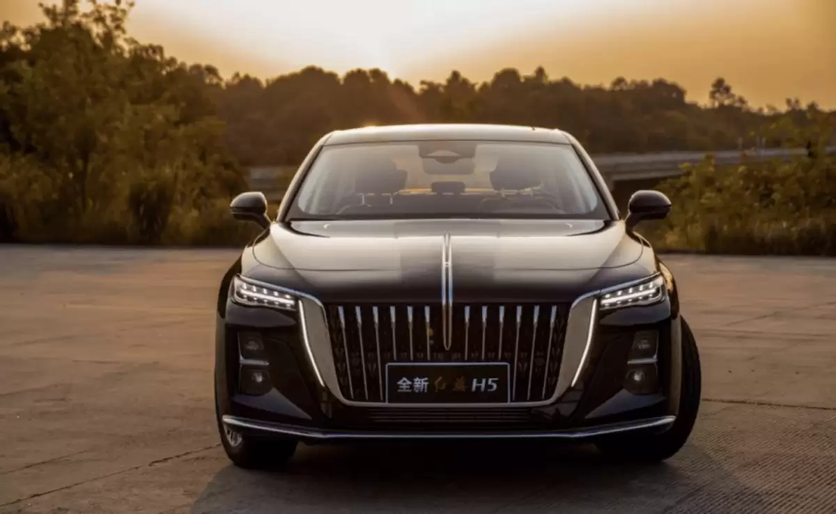 红旗HS6 PHEV外观