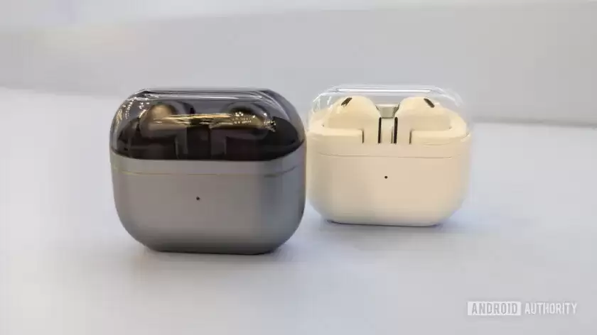 三星 Galaxy Buds4 耳机曝光：半入耳设计，配金属格栅