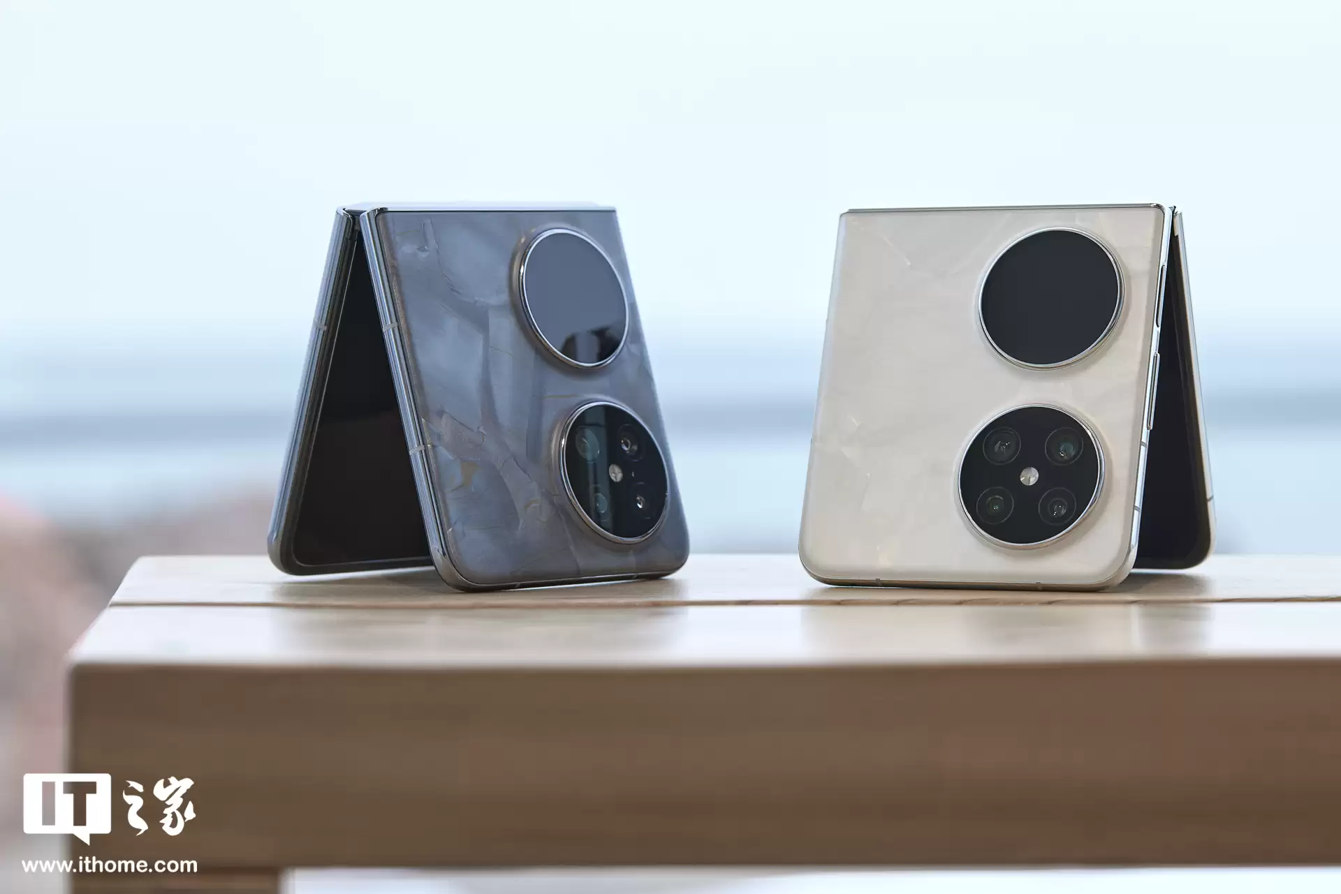 华为 Mate XTs、Pura X 等折叠屏机型获 HarmonyOS 6.0.0.115 升级，新增应用中心等功能