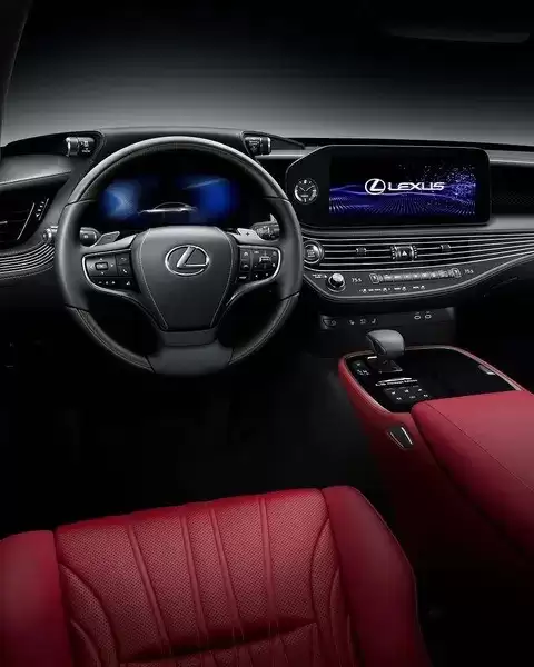 雷克萨斯LS售价88万起优惠5000元，用户评分4.21二手车挂牌2.98万