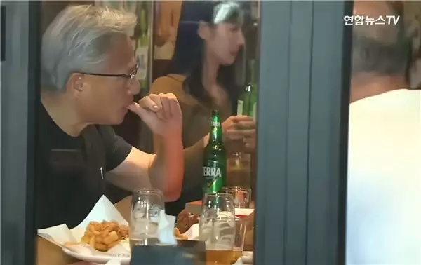 韩国炸鸡没白吃 NVIDIA无惧内存缺货：黄仁勋称供应充足