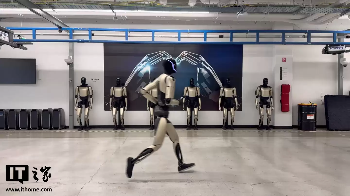 特斯拉发布Optimus人形机器人跑步视频，刷新“个人”最佳成绩