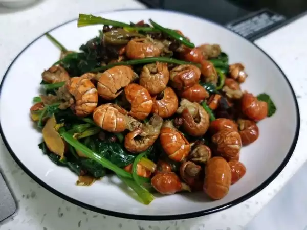 龙虾尾料理步骤1