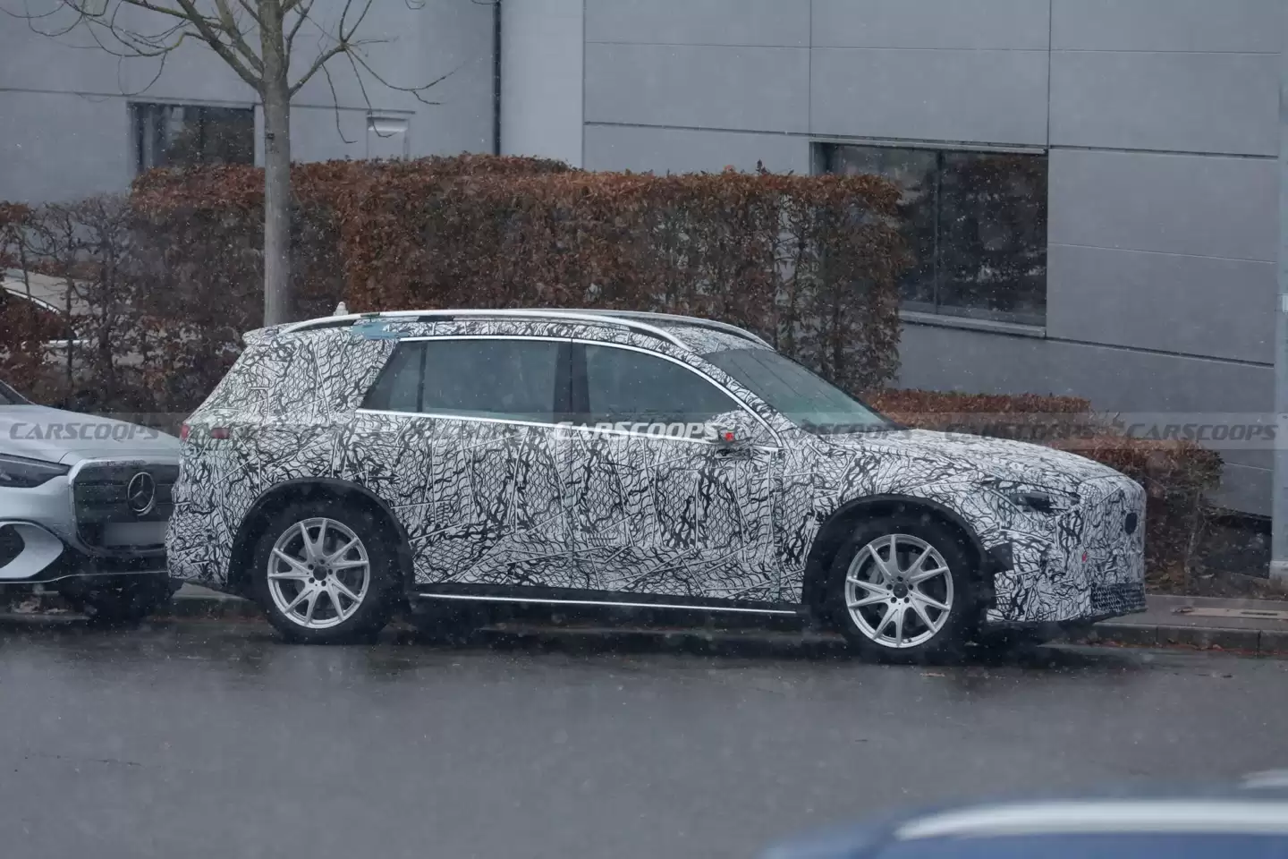 七座版奔驰 GLC EQ 首曝：车身加长，迎合中国市场需求