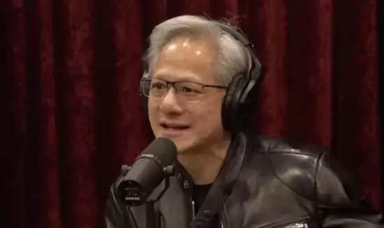 黄仁勋：未来两三年90%的新知识由AI合成