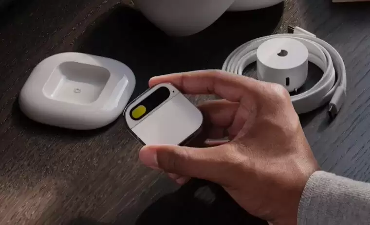 罗技CEO质疑AI硬件泡沫：功能鸡肋难逃市场淘汰