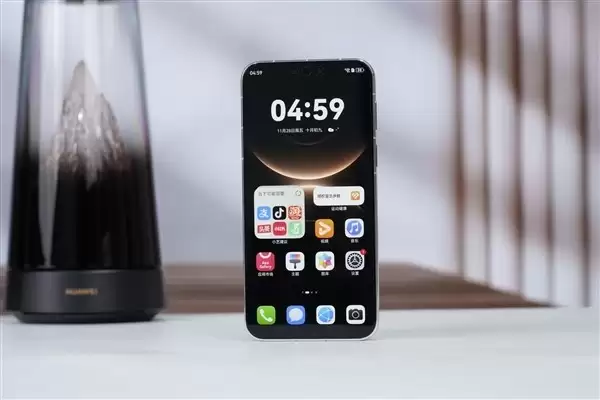 华为Mate 80 Pro Max发布:6.9英寸双层OLED屏+麒麟9030 Pro芯片