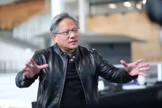 科技巨头掌舵人：30年危机感驱动下的生存哲学