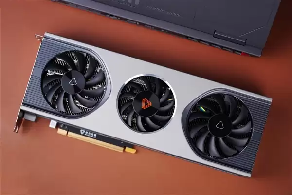 中一签赚28.69万！摩尔线程市值超2800亿 董事长身家超300亿