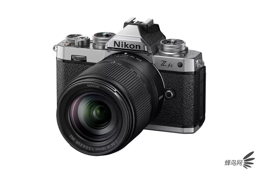 C画幅大变焦 尼克尔 Z DX 18-140mm f/3.5-6.3 VR售3588元